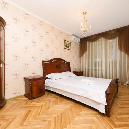 Apartment On Volodymirska 73 Street Kijów Zewnętrze zdjęcie